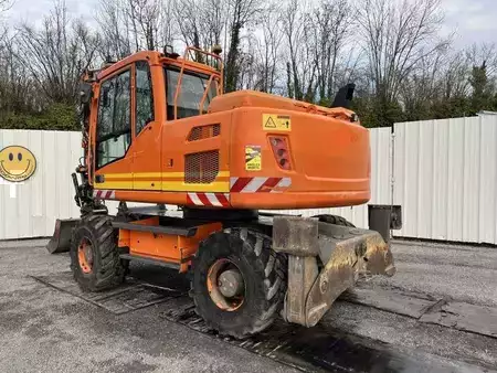Escavadora de rodas 2012 Volvo EW140D (5)