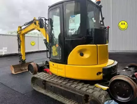 Outro 2013 Caterpillar 305.5E (3)