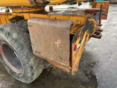 Mobilní bagry 1982 Poclain P60 (22)