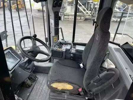 Ładowarki kołowe 2013 Caterpillar 950K (27)