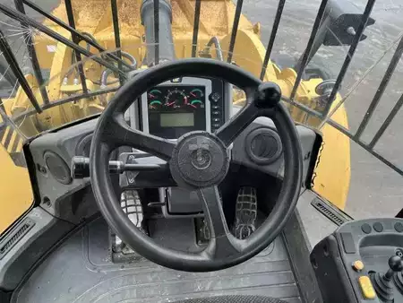 Ładowarki kołowe 2013 Caterpillar 950K (30)