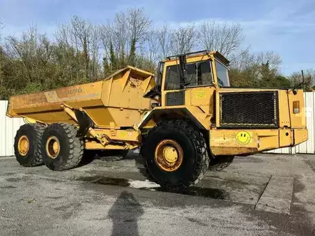 Knickgelenkte Muldenkipper/Dumper 1989 Volvo A35 6X6 (1)