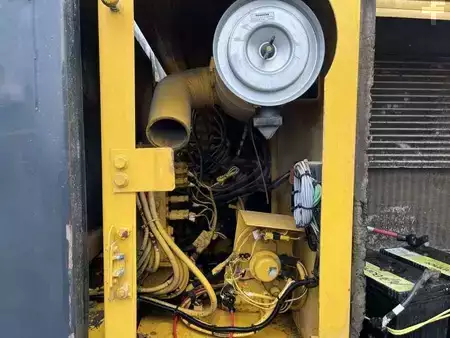 Korečková rýpadla 2000 Komatsu PC180LC-6K (29)