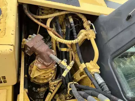 Korečková rýpadla 2000 Komatsu PC180LC-6K (30)