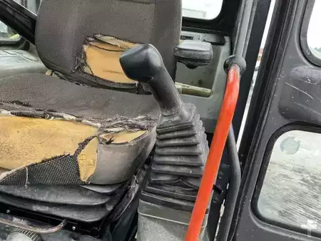Korečková rýpadla 2000 Komatsu PC180LC-6K (41)