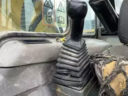 Korečková rýpadla 2000 Komatsu PC180LC-6K (42)