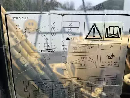 Korečková rýpadla 2000 Komatsu PC180LC-6K (49)