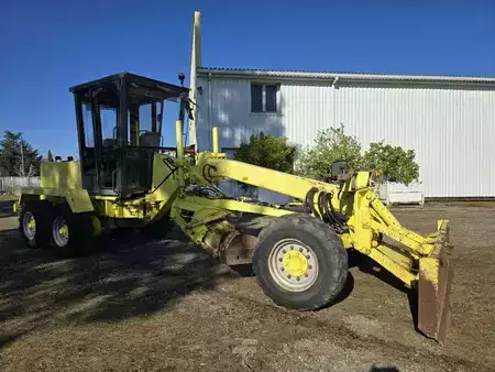 Równiarki 1992 O-K F106A (1)
