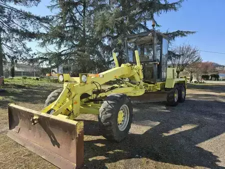 Równiarki 1992 O-K F106A (2)