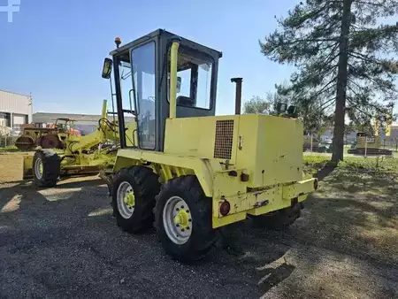 Równiarki 1992 O-K F106A (4)
