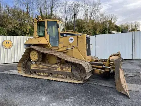 Grondschuivers 2004 Caterpillar D6N LGP (1)