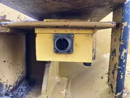Grondschuivers 2004 Caterpillar D6N LGP (16)