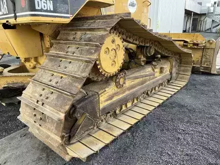 Grondschuivers 2004 Caterpillar D6N LGP (19)