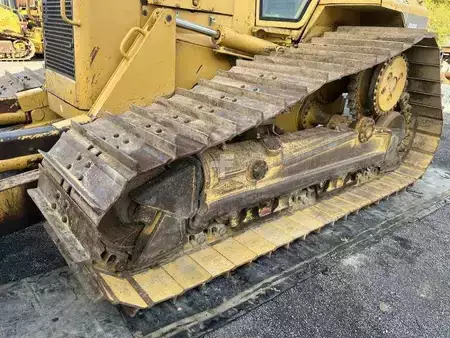Grondschuivers 2004 Caterpillar D6N LGP (23)