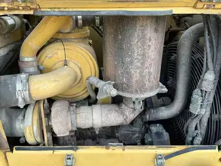 Grondschuivers 2004 Caterpillar D6N LGP (30)