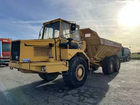 Knickgelenkte Muldenkipper/Dumper 1989 Volvo A25 6X4 (3)