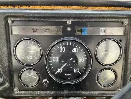 Knickgelenkte Muldenkipper/Dumper 1989 Volvo A25 6X4 (40)