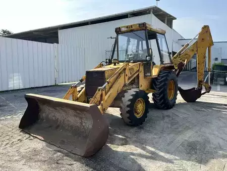 Pozostałe 1985 JCB 3CX - 4X4 (2)