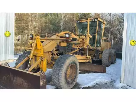 Równiarki 2001 Caterpillar 140H-ES (1)