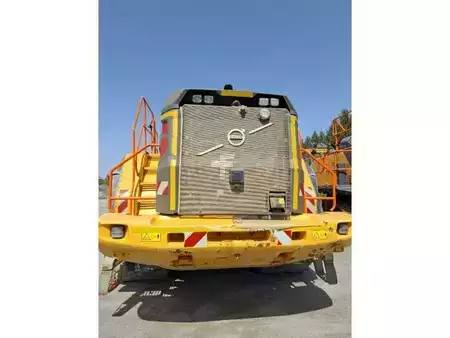 Kolové nakladače 2021 Volvo L350H (15)