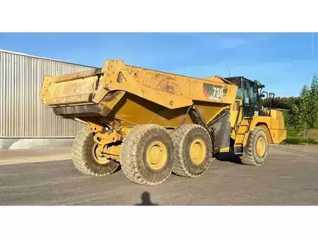 Zalomené klouby-dampry  2019 Caterpillar 730 (2)