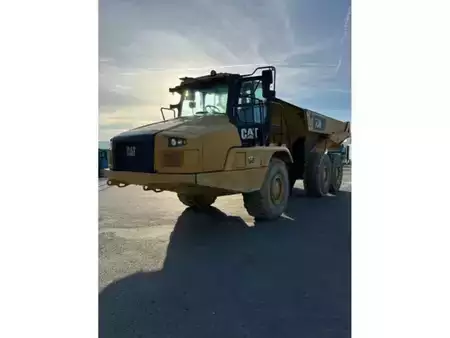 Zalomené klouby-dampry  2019 Caterpillar 730 (3)