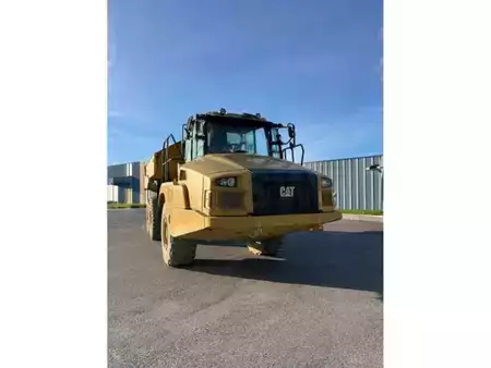 Zalomené klouby-dampry  2019 Caterpillar 730 (4)