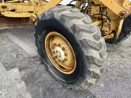 Równiarki 1984 Caterpillar 120G (11)