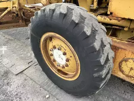 Równiarki 1984 Caterpillar 120G (16)