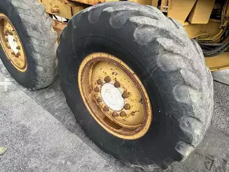 Równiarki 1984 Caterpillar 120G (22)