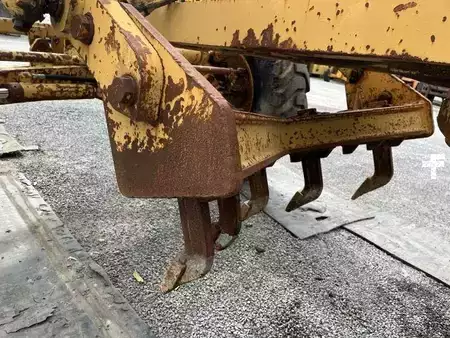 Równiarki 1984 Caterpillar 120G (25)