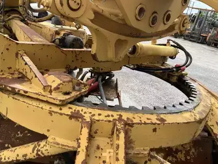 Równiarki 1984 Caterpillar 120G (30)