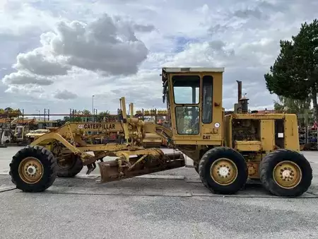 Równiarki 1984 Caterpillar 120G (4)