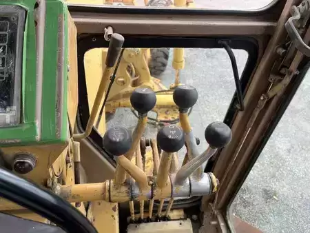 Równiarki 1984 Caterpillar 120G (50)