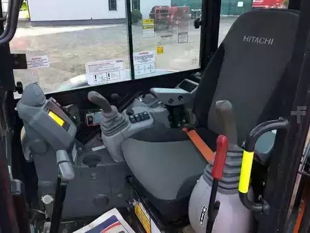 Korečková rýpadla 2023 Hitachi ZX55U-6 CLR (9)
