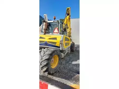 Outro 2012 MENZI MUCK A91F MOBIL (7)
