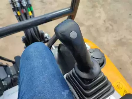 Minigrävare 2022 KATO VXE HD 17 (41)