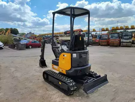 Minigrävare 2022 KATO VXE HD 17 (5)