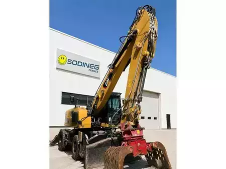 Manipulador de materiais 2020 Caterpillar MH3024 (1)