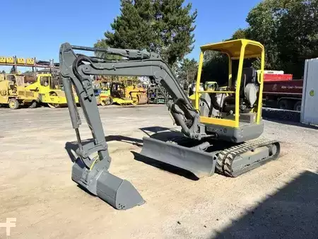 Minibagry 2005 Volvo ECR38 (2)