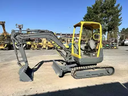 Minibagry 2005 Volvo ECR38 (3)