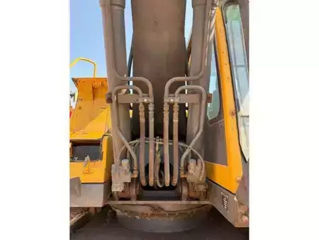 Excavadoras de cadenas 2006 Volvo EC210BLC (10)