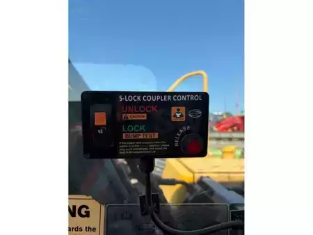 Excavadoras de cadenas 2006 Volvo EC210BLC (31)