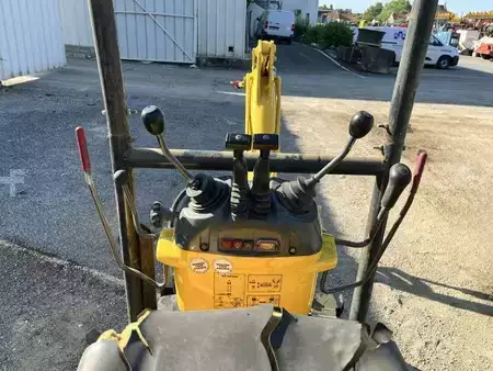 Mini excavators 2007 Komatsu PC09-1 (44)
