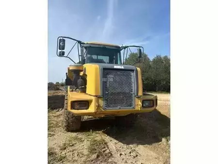 Leddumper / dumpere 2008 Bell B25D 6X6 (6)