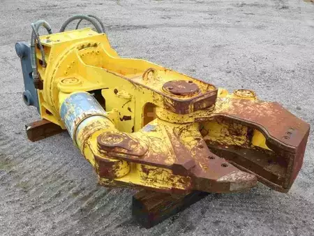 Ostatní 2020 EPIROC CC2300S + 3 MACHOIRES (1)