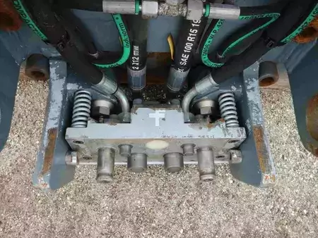 Ostatní 2020 EPIROC CC2300S + 3 MACHOIRES (13)