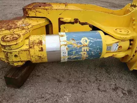Ostatní 2020 EPIROC CC2300S + 3 MACHOIRES (4)