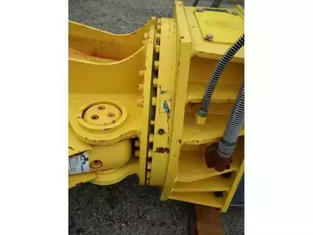 Ostatní 2020 EPIROC CC2300S + 3 MACHOIRES (6)