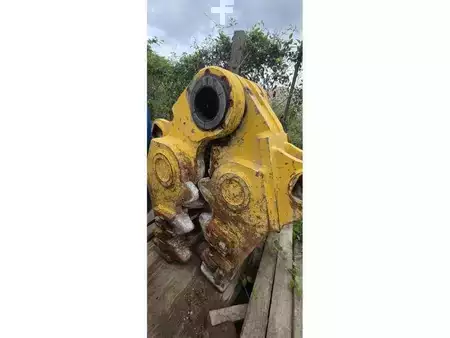 Ostatní 2020 EPIROC CC2300S + 3 MACHOIRES (8)